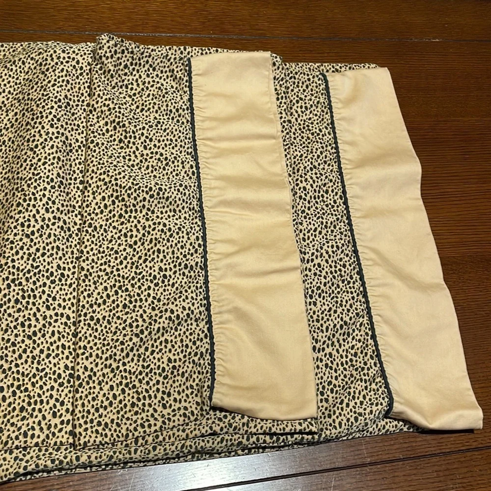 ROYAL SATEEN 2 king Pillow Cases. 100% Egyptian Cotton. ISRAEL. Animal print